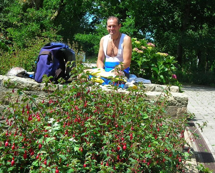 2011-06-16 21 Glomel - Et si on bronzait.JPG